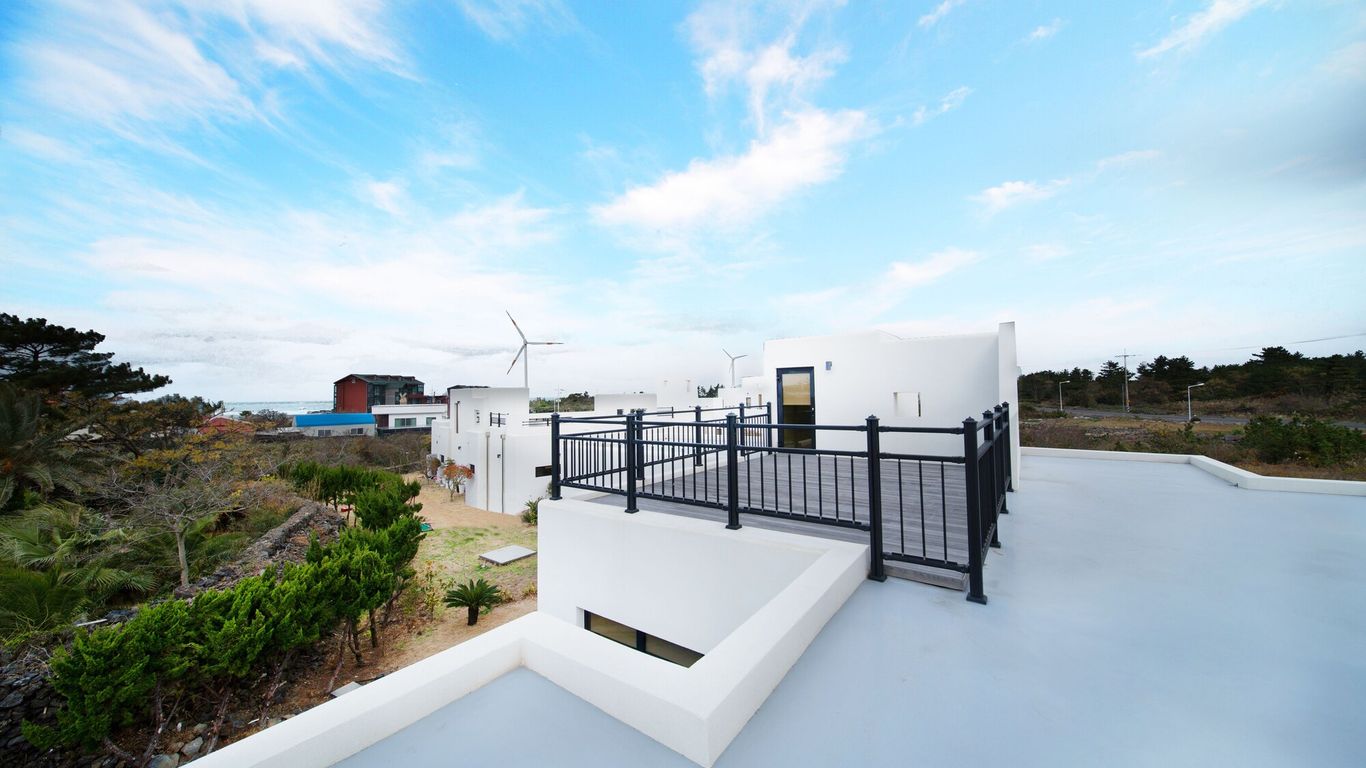 ليبنتيا هوتل آند بول فيلا