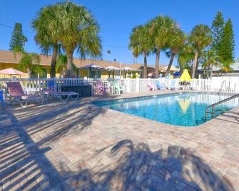 Bella Sirena Inn - Saint Pete Beach - Pool