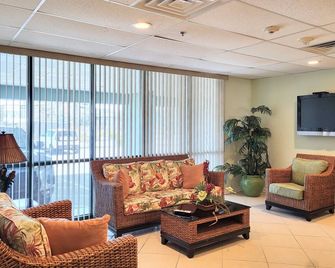 4th-floor studio with partial bay views, heated pool, gym, sauna, balcony, & AC - Ocean City - Lobby