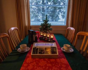 Lomavekarit Apartments - Rovaniemi - Dining room
