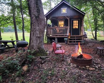 Country Sunshine Cabins - Linden - Patio