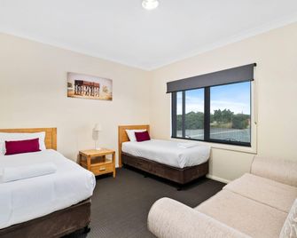 Comfort Inn Bishops Lodge - Hay - Bedroom