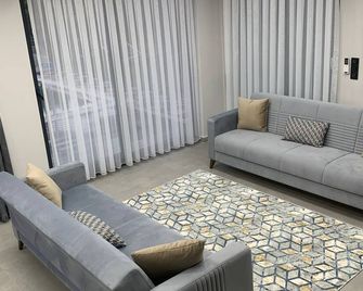 Relax in Style – Private Villa With Pool, Garden & Bbq in Camyuva / Kemer - Camyuva - Phòng khách