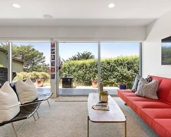 Marbella Lane - Cozy and Eccentric Design Home - Pacifica - Living room