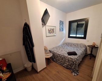 Sitges Bnb Rooms - Sitges - Habitación