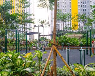 Cozy Stay Studio at Springlake Summarecon Bekasi Apartment - Bekasi - Building