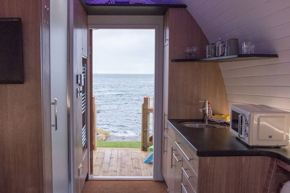 Door to the Shore - Seafront Cottages - Fraserburgh - Küche