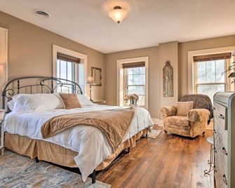 Pet-Friendly Home Grill and Fire Pit in Manhattan - Manhattan