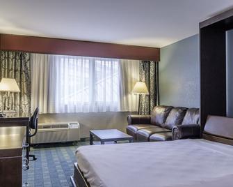 Causeway Bay Hotel - Lansing - Ložnice