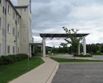 Motel 6 Huntsville - Huntsville