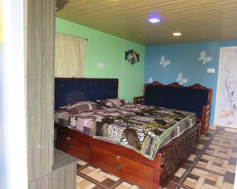 Little Heaven The Container Villa - Kodaikanal - Living room