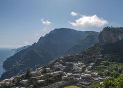 Casa Romelide Positano Breath-taking view, free parking along the street - Positano - Gebouw