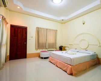 Ratchapreuk Resort - Kalasin - Bedroom
