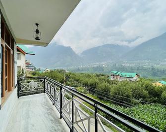 Ride At Hill-Nihal Hotel & Cottage - Manali - Varanda
