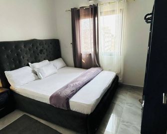 New modern one bedroom apartment in Kinshasa, Kitambo. Wifi/AC/Generator - Kinshasa - Bedroom