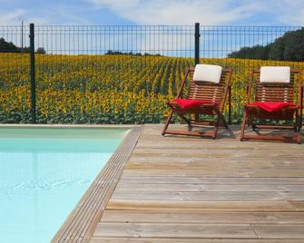 'les Souches' Calm And Peaceful Surroundings With Heated Pool. - Sers - Piscina