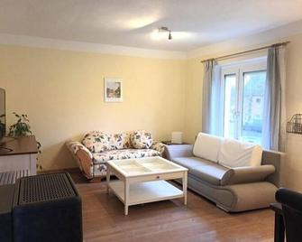 Bungalow-Private Bathroom-Countryside view - Hohen Schönberg - Wohnzimmer