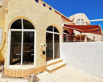 Calle Irene, 6 in Los Alcazares - Los Alcázares - Building