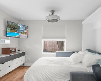 Sunset Bungalows - Clearwater - Bedroom