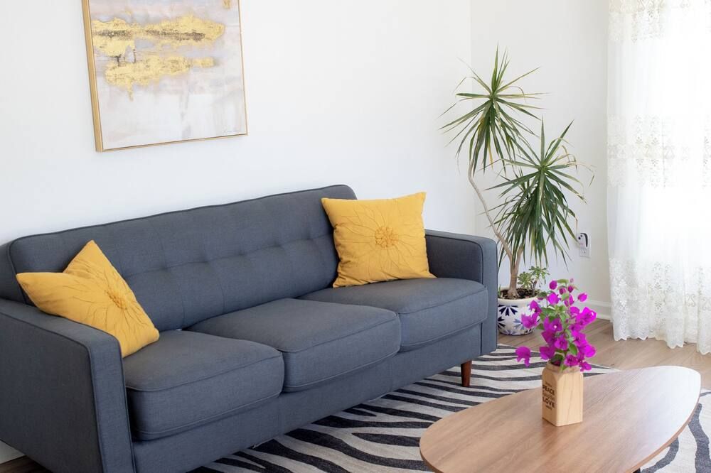 Stunning Views & Private Backyard & Game Room & Grill in Great Location - سان دييغو - غرفة معيشة