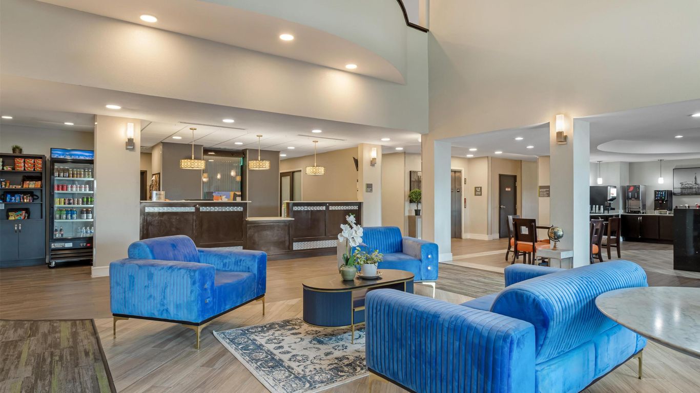 Best Western Plus Bay City Inn & Suites