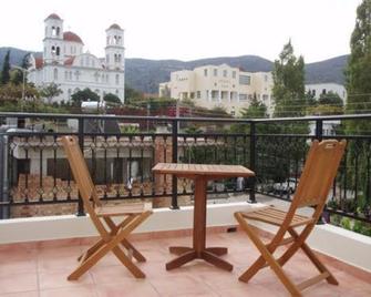 Kandania Apartments - Kantanos - Balkon