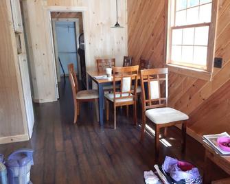 Mountain Views with private House, waterfront , swimming /dock sleeps 8 - Farmington - Comedor