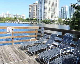 Yacht Club at Aventura 1 Bd 1 Bth Brand New - Aventura - Balcony