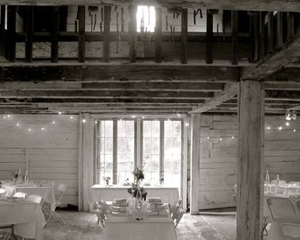 Turquoise Barn Catskills 1800s Carriage House Barn w/Pond/Mtns on 13 acres - Bloomville - Restaurant