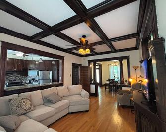 Historic Home with Park Overlook - St. Louis - Wohnzimmer