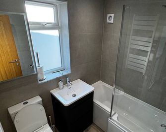 Amora Stays - Buckingham - Badkamer