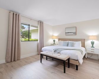 Pga National Renovated, Bright And Spacious Corner One Story Home - Palm Beach Gardens - Bedroom