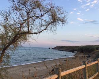 eig. Pool (fenced), air conditioning, W-LAN, Smart-TV, close to the sea, large garden. Garden, comf. Exhib. - Villeveyrac - Playa