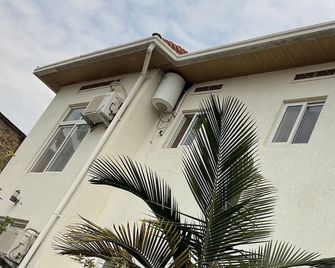 Lao Tangren Guest House - Kigali - Building