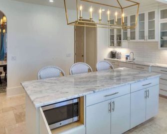 Luxvilla 3 Br-3 Ba Villa Near River Street - סאוואנה - מטבח