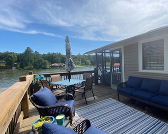 Newly Rebuilt Lakefront Cottage - Private Dock & Boat Ramp - Greenwood - Balcony