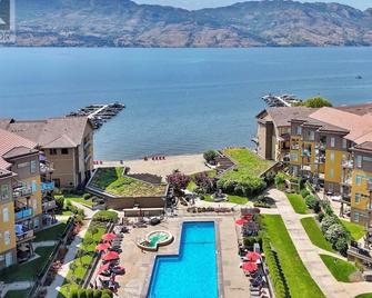 Lakeside Luxe Haven - West Kelowna - Pool