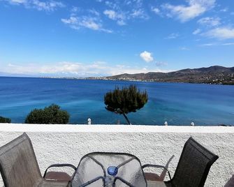 페르디카 마레 게스트하우스 & 카페 - 페르디카 - 발코니