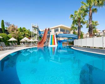 Wyndham Residences, Kusadasi Golf & Spa - Aydın - Pool
