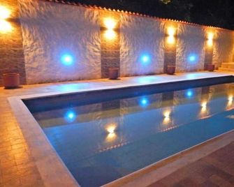 Cabaña el árbol - Quadruple Room - Garzón - Басейн