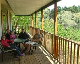 Taralee Orchards - Wirrabara - Balcón