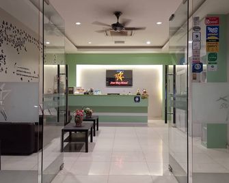 Star Bay Hotel - Lumut - Receptionist