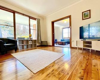 Mount St. Raphael's - Leura - Living room