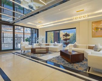 Sterling Nirmaya Dharamshala - Dharamshala - Lobby