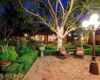 Cozy private entrance to stunning guest house - Glendale - Patio