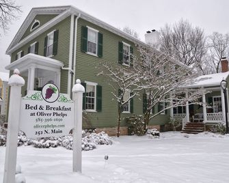 The Franklin - Comfort Ensuite - Canandaigua - Building