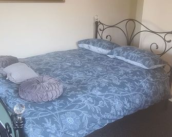 greystones nawab annexe B 2 sleeps 4 - Buxton - Bedroom