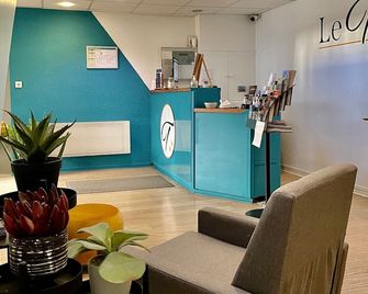 Hôtel Le Thurot- Dijon Centre ville Gare - Dijon - Front desk