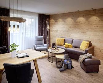 Maximilian Appartements - Schwangau - Oturma odası