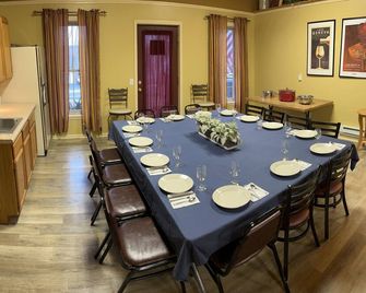 Great for large groups, sleeps 20 , Fontana on Geneva Lake - Fontana-On-Geneva Lake - Dining room